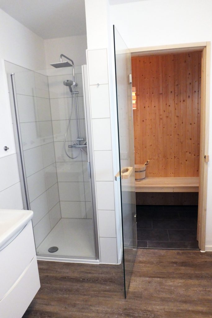 Dusche und Sauna