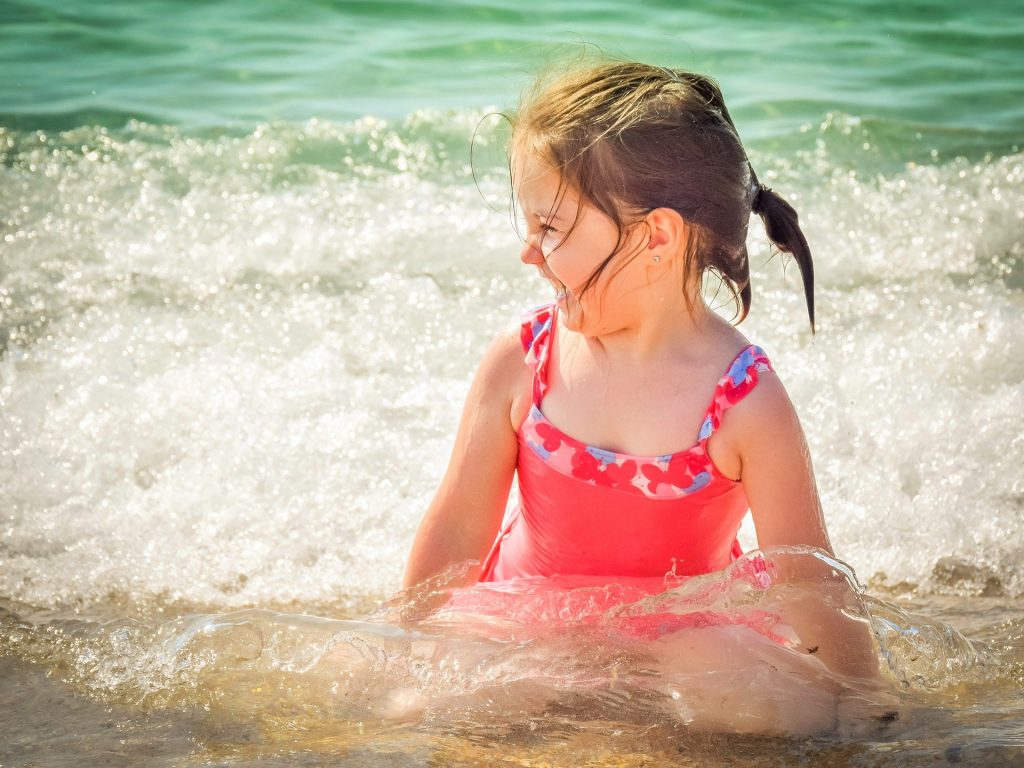 Mädchen im Meer